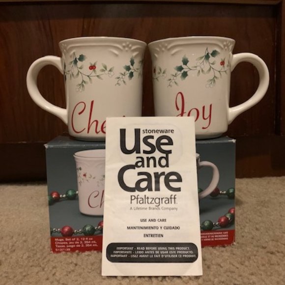 Pair of Pfaltzgraff WINTERBERRY Sentiment Mugs, Cheer and Joy, in Original Box - Picture 2 of 7